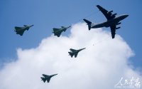 YY-20A refueling J-16s and J-20s.jpg