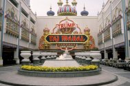 GTY_Trump_Taj_Mahal_hb_161012.jpg