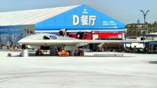 长春航空展，中国科学院的隐身飞机? 008ywq9xgy1i5ehsluulkj31400mi7cx.jpg