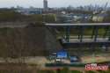 Nanjing,city-wall.(2).steel-pedestrian.bridge.jpg