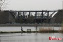 Nanjing,city-wall.(3).steel-pedestrian.bridge.jpg