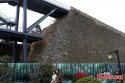 Nanjing,city-wall.(5).steel-pedestrian.bridge.jpg