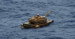 Mysterious-‘tank-spotted-floating-at-sea-PHOTOS-—-Analysis-780x405.jpg