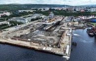 Admiral Kuznetsov in drydock, Murmansk 01.jpg