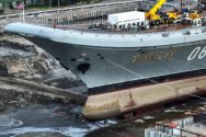 Admiral Kuznetsov in drydock, Murmansk 03.jpg