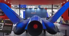 MD-22 Hypersonic aircraft behind.JPG