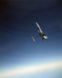 800px-An_air-to-air_left_side_view_of_an_F-15_Eagle_aircraft_releasing_an_anti-satellite_(ASA...jpeg